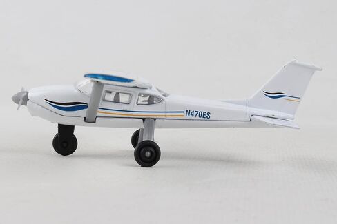 Daron Worldwide Trading Runway24 C172 No Runway Vehicle, Blue/White Large in Saudi Arabia