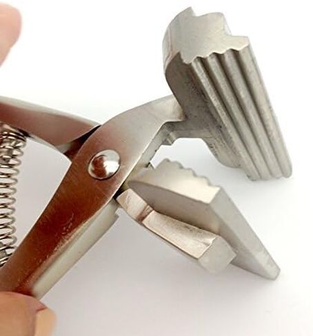 Chrome Canvas Pliers Spring Return Handle Canvas Stretching Plier Handle Stretcher Bars Artist Franing Tool in Kuwait