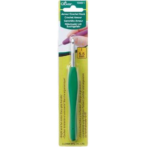 Clover 1047/H Deep Blue Amour Crochet Hook, Size H, 5.0mm in Saudi Arabia