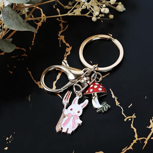 سلسلة مفاتيح أرنب brvayirl، سلسلة مفاتيح الفطر، أفكار هدايا عيد ميلاد للشباب، مع تغليف الهدايا in Kuwait