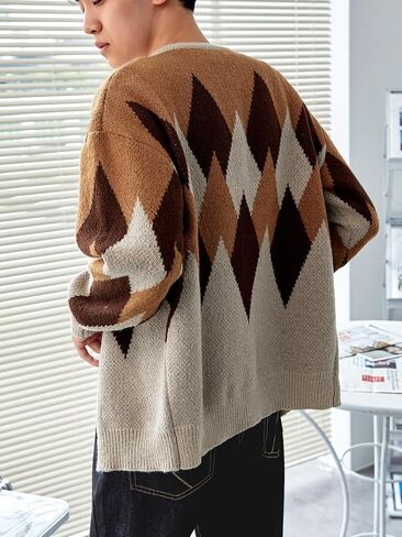 سترة SHENHE الرجالية بنمط Argyle ورقبة على شكل حرف V وأزرار لأعلى وأكتاف منسدلة بتصميم Geo in Kuwait