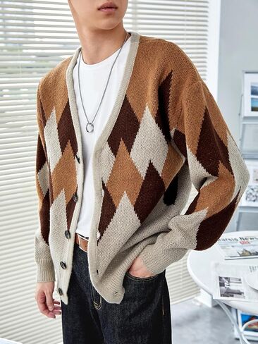 سترة SHENHE الرجالية بنمط Argyle ورقبة على شكل حرف V وأزرار لأعلى وأكتاف منسدلة بتصميم Geo in Kuwait