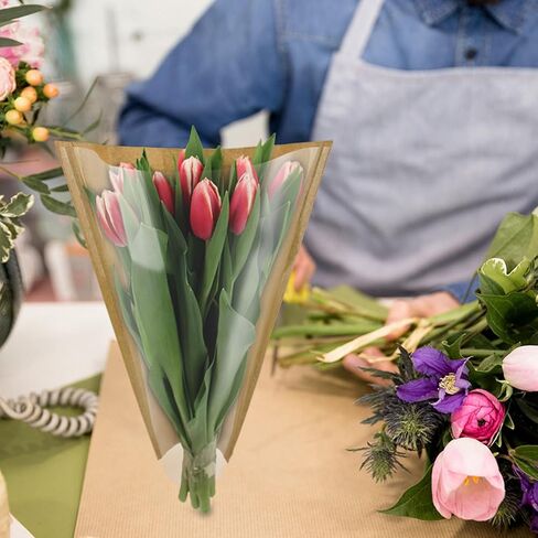 100 قطعة من ورق تغليف باقة الزهور - أكياس زهور كرافت للباقات، أكمام زهور بنية واجهة شفافة لمستلزمات تغليف وترتيب الزهور (15.7 × 13.8 بوصة) in Kuwait