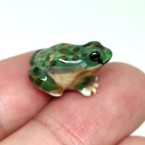 Frog Micro Tiny Dollhouse Figurines Ceramic Hand Painted Animals Collectible Small Gift Home Garden Decor