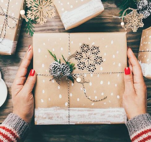 زخرفة رقاقات الثلج الخشبية غير المكتملة من ABSOFINE، 36 قطعة من زينة شجرة الكريسماس المعلقة لتزيين الخشب بنفسك على شكل ندفة الثلج وحرف عيد الميلاد مع خيوط (9) in Kuwait