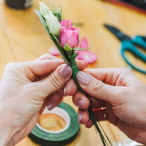 شريط زهور MeiMeiDa 10 لفات من المواد اللاصقة على شكل زهرة من أجل بائع الزهور لصنع ترتيب باقة جميلة، إكليل الزفاف والحرف اليدوية الأخرى، 0.47 بوصة × 30 ياردة لكل لفة، متعددة الألوان in Kuwait