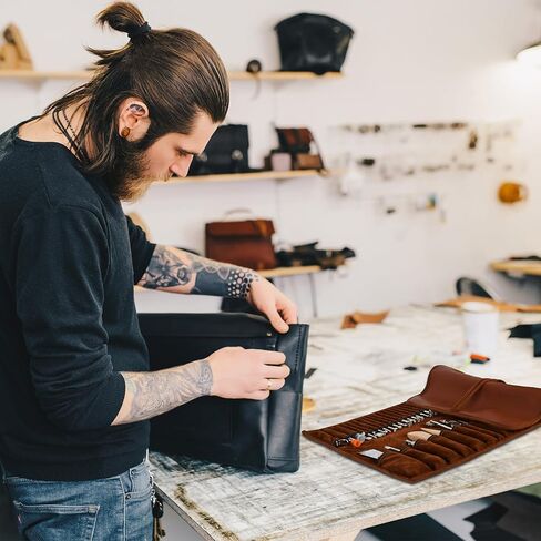 مجموعة أدوات العمل والخياطة الجلدية - مجموعة أدوات جلدية تحتوي على 72 قطعة للخياطة واللكم والنحت والختم والقطع مع حقيبة تخزين للحرف الجلدية، وأدوات العمل الجلدية للخياطة والحرفية in Kuwait