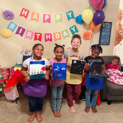 12 قطعة من مآزر الرسم للأطفال، 12 لونًا من مآزر قماش الفنانين الأطفال غير المنسوجة للاستعمال مرة واحدة وقابلة للتعديل للمطبخ والفصول الدراسية والمناسبات المجتمعية والحرف اليدوية ونشاط الرسم الفني in Kuwait