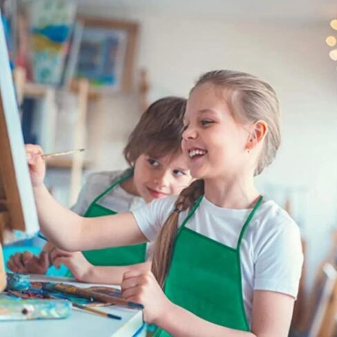 12 قطعة من مآزر الرسم للأطفال، 12 لونًا من مآزر قماش الفنانين الأطفال غير المنسوجة للاستعمال مرة واحدة وقابلة للتعديل للمطبخ والفصول الدراسية والمناسبات المجتمعية والحرف اليدوية ونشاط الرسم الفني in Kuwait