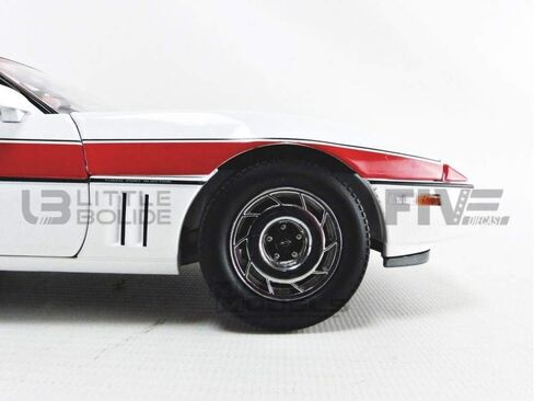 Greenlight 13532 1: 18 The A-Team (1983-87 TV Series) - 1984 Chevrolet Corvette C4 - New Tooling Parts, Multicolor in Saudi Arabia