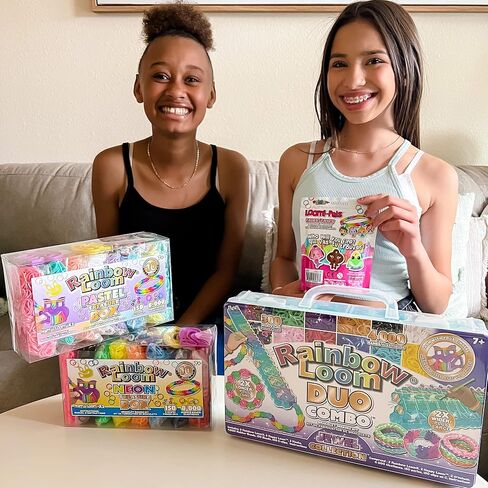 Rainbow Loom® Treasure Box Sparkle Edition، 8000 شريط مطاطي في 8 ألوان براقة مختلفة، ومكافأة مكونة من 2 نول سعيد، أنشطة رائعة للأولاد والبنات بعمر 7 سنوات فما فوق in Kuwait