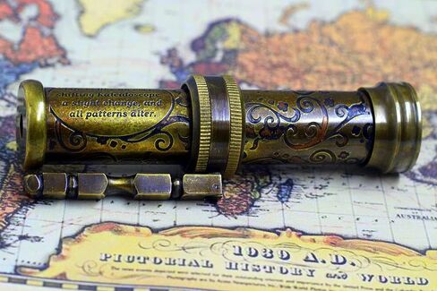 منظار نحاسي عتيق منحوت يدويًا من انتيكليشيوس مع مقبض نحاسي بمظهر عتيق مصنوع يدويًا لجميع الاعمار in Kuwait