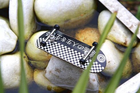 سكال فينغربوردز لوح تزلج خشبي احترافي كامل 34 ملم اصدار ياباني اسود مع عجلات محمل سي ان سي in Kuwait