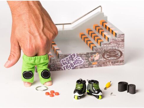 جريب اند تريكس - احذية تزلج بالاصبع حرة مع ادوات تزلج دوارة للاصابع وملحقات الواح الاصابع الصغيرة - عبوة واحدة لعبة اصبع للاطفال بعمر 6 سنوات فما فوق in Kuwait