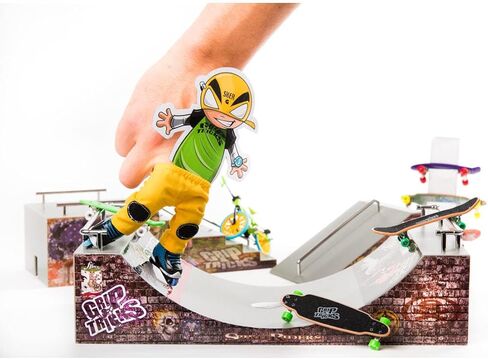 جريب اند تريكس - احذية تزلج بالاصبع حرة مع ادوات تزلج دوارة للاصابع وملحقات الواح الاصابع الصغيرة - عبوة واحدة لعبة اصبع للاطفال بعمر 6 سنوات فما فوق in Kuwait