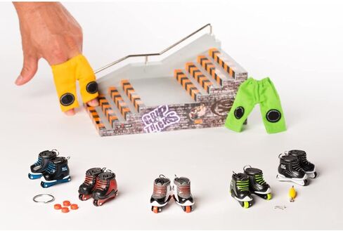 جريب اند تريكس - احذية تزلج بالاصبع حرة مع ادوات تزلج دوارة للاصابع وملحقات الواح الاصابع الصغيرة - عبوة واحدة لعبة اصبع للاطفال بعمر 6 سنوات فما فوق in Kuwait