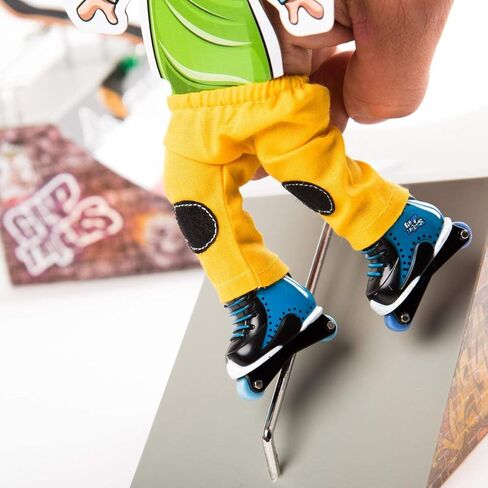 جريب اند تريكس - حذاء تزلج فري ستايل بلون اسود مع ادوات تزلج دوارة للاصابع واكسسوارات صغيرة للاصابع - عبوة لعبة اصبع واحدة للاطفال من سن 6 سنوات فما فوق in Kuwait