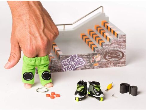 جريب اند تريكس - حذاء تزلج فري ستايل بلون اسود مع ادوات تزلج دوارة للاصابع واكسسوارات صغيرة للاصابع - عبوة لعبة اصبع واحدة للاطفال من سن 6 سنوات فما فوق in Kuwait