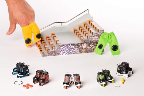 جريب اند تريكس - حذاء تزلج فري ستايل بلون اسود مع ادوات تزلج دوارة للاصابع واكسسوارات صغيرة للاصابع - عبوة لعبة اصبع واحدة للاطفال من سن 6 سنوات فما فوق in Kuwait