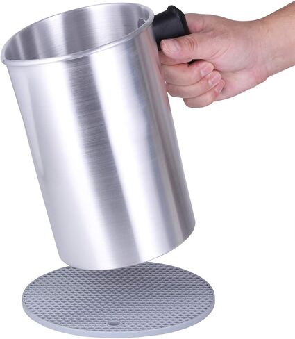 وعاء إذابة الشموع، مجموعات صناعة الشموع صناعة يدوية الصنع بوزن 1.8 كجم، إبريق تشكيل من الألومنيوم لصنع الشمع، وعاء إذابة الشمع مع مقبض مقاوم للحرارة وفوهة الصب in Kuwait