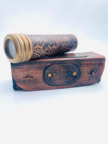 مشكال نحاسي عتيق مع غطاء من الجلد وصندوق مصنوع يدويا بمظهر عتيق بلمسة نهائية عتيقة وعدسة عاكسة هدايا للاطفال والاصدقاء والعائلة والاطفال in Kuwait