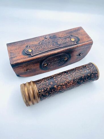 مشكال نحاسي عتيق مع غطاء من الجلد وصندوق مصنوع يدويا بمظهر عتيق بلمسة نهائية عتيقة وعدسة عاكسة هدايا للاطفال والاصدقاء والعائلة والاطفال in Kuwait