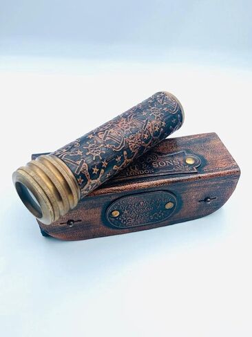 مشكال نحاسي عتيق مع غطاء من الجلد وصندوق مصنوع يدويا بمظهر عتيق بلمسة نهائية عتيقة وعدسة عاكسة هدايا للاطفال والاصدقاء والعائلة والاطفال in Kuwait