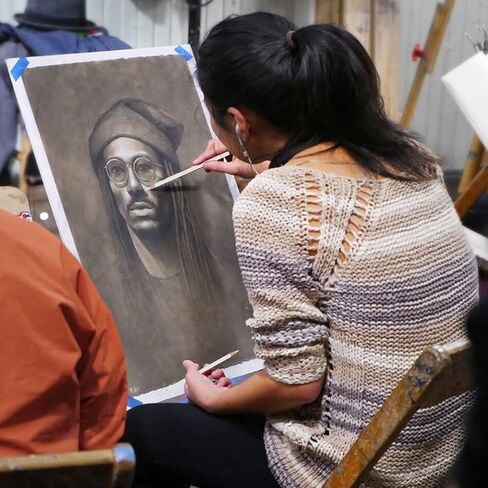 أقلام رصاص الفحم الأبيض للفنان، مجموعة من 6 أقلام رسم بيضاء للرسومات التوضيحية والتظليل والمزج والرسم والورق الأسود in Kuwait