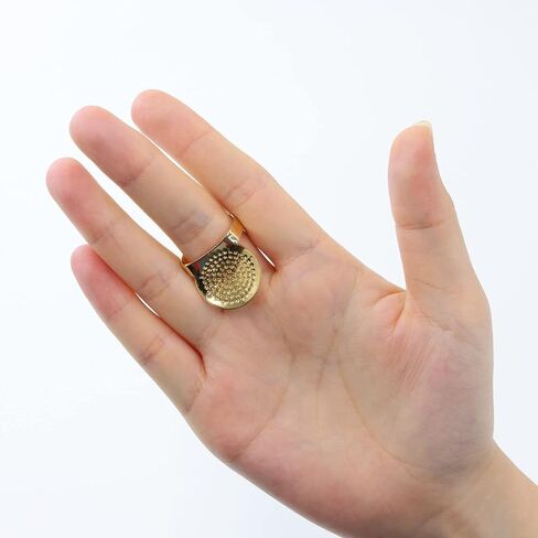 مجموعة هيدا ساشيكو، شيبو، مجموعة الخياطة اليابانية التقليدية، خيط أزرق، إبرة، كشتبان، وقماش قطني أبيض مع طباعة خط شبكي (المجموعة G) in Kuwait