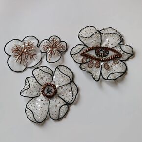 3 قطعة/مجموعة أزياء أنيقة من الخرز المطرز بالزهور والدانتيل لفستان الزفاف DIY خياطة بقع الزهور المطرزة للملابس (بني) in Kuwait