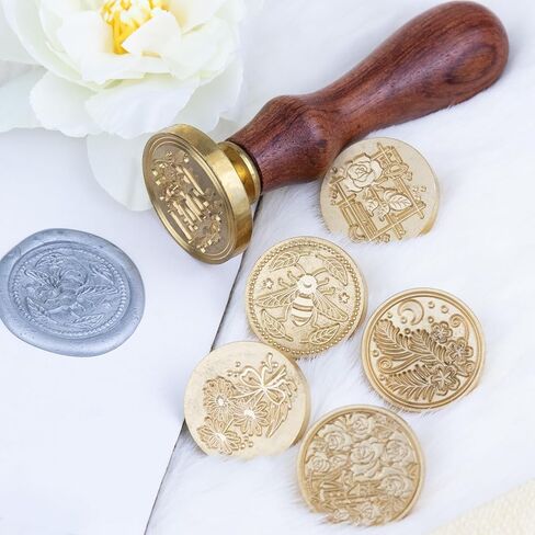 مجموعة طوابع ختم الشمع من AJulyBee، 6 قطع من رؤوس طوابع الشمع النحاسية + 1 مقبض خشبي، مجموعة ختم الشمع للبطاقات والأظرف وتغليف الهدايا، مجموعة ختم الشمع مع نمط زهرة نباتية وحيوانية in Kuwait