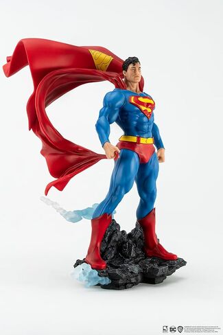 DC Heroes: Superman (Classic Version) Previews Exclusive 1:8 Scale Statue in Saudi Arabia