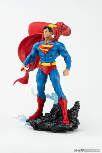 DC Heroes: Superman (Classic Version) Previews Exclusive 1:8 Scale Statue in Saudi Arabia
