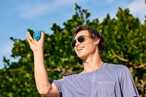 كرة Wahu Sonic Shock، ترتد حتى 60 قدمًا في الهواء، كرة رمي وإمساك فائقة الارتداد في الهواء الطلق مقاس 2.7 بوصة للأطفال بعمر 5 سنوات فما فوق، باللون الأخضر in Kuwait