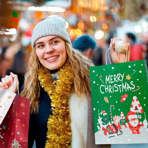 24 قطعة من أكياس هدايا عيد الميلاد الورقية من ILEBYGO بتصميمات متنوعة، 3 أحجام من أكياس هدايا عيد الميلاد مع مقابض لمستلزمات حفلات عيد الميلاد والفصول المدرسية (8 جامبو، 8 كبيرة، 8 متوسطة) in Kuwait