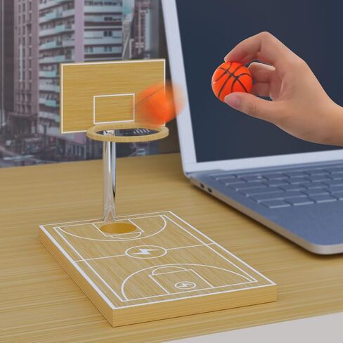 كرة ضغط صغيرة لكرة السلة مع شاحن لاسلكي من الخيزران، محطة شحن خشبية صغيرة للعبة مع لوح خشبي على سطح الطاولة، ممر صغير لسطح المكتب، ممر صغير لرمي كرة السلة لمكتب المكتب in Kuwait