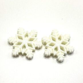 30 Pcs Mini Snowflake for Craft Tiny Resin Snowflakes Small Christmas Embellishment Snow Shaped Craft Charms Resin Embellishment Ornaments for Scrapbooking, Resin Crafts 0.59"Inch（White）