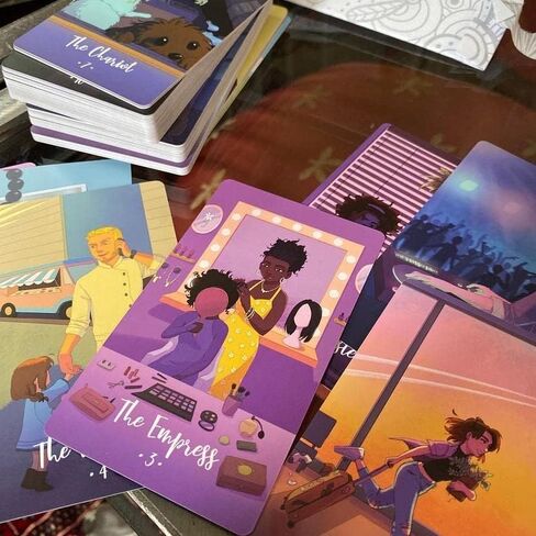 لعبة كوميك سايكلز من مرديشيشا - سطح تاروت عصري بشخصيات ذات صلة، 78 بطاقة تاروت في اصدار الجيب (الحجم: 4.06 انش × 2.36 انش / 103 ملم × 60 ملم) in Kuwait