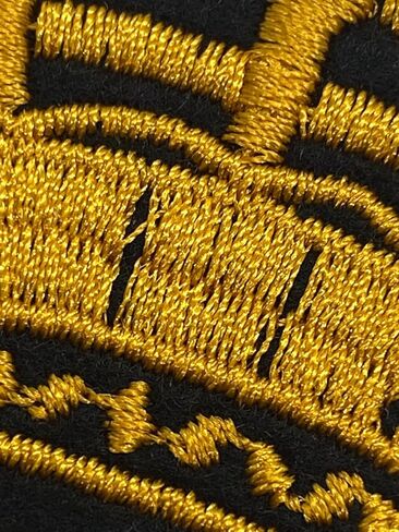 BOHAQA 2 قطعة رقعة حديد على شكل ملكة النحل مقاس 3.35 بوصة - رقعات مطرزة على شكل تاج النحل - يمكن كيها/خياطتها in Kuwait