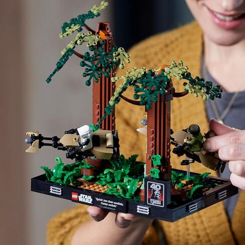 LEGO Star Wars Endor Speeder Chase Diorama 75353 Home Décor Building Set for Adults, Classic Collectible with Luke Skywalker and Princess Leia Minifigures, Fun Birthday Gift for Star Wars Fans in Saudi Arabia
