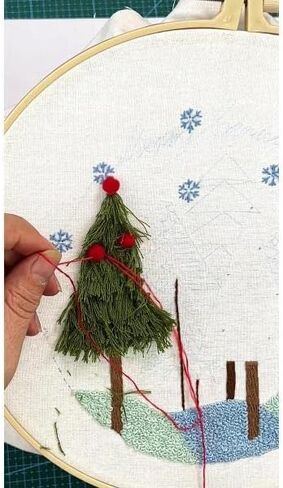 DIY Hand Embroidery Kit, Christmas 3D Novice Embroidery Kit for Beginners, DIY Material Package (Christmas Tree) in Kuwait