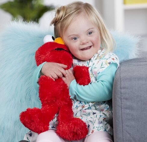 لعبة Sesame Street Love to Hug Elmo التي تتحدث وتغني وتعانق لعبة قطيفة مقاس 14 بوصة للأطفال الصغار بعمر 18 شهرًا فما فوق in Saudi Arabia