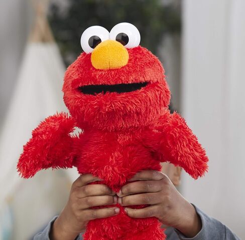 لعبة Sesame Street Love to Hug Elmo التي تتحدث وتغني وتعانق لعبة قطيفة مقاس 14 بوصة للأطفال الصغار بعمر 18 شهرًا فما فوق in Saudi Arabia