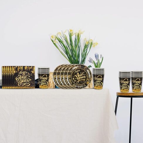 لوازم حفلات ليلة رأس السنة الجديدة 2023، ادوات مائدة للاستعمال مرة واحدة تتضمن اكواب واطباق ومناديل لتزيين حفلات ليلة رأس السنة الجديدة in Kuwait