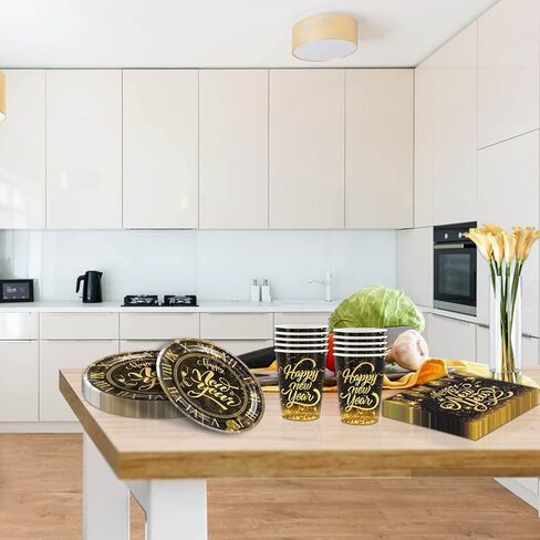 لوازم حفلات ليلة رأس السنة الجديدة 2023، ادوات مائدة للاستعمال مرة واحدة تتضمن اكواب واطباق ومناديل لتزيين حفلات ليلة رأس السنة الجديدة in Kuwait