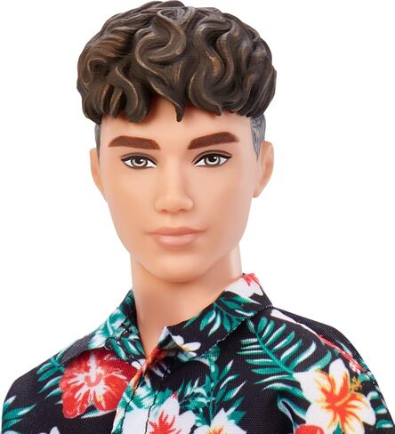 دمية Barbie Ken Fashionistas رقم 184 ذات شعر بني قصير وقميص هاواي وسروال برتقالي وحذاء أبيض in Saudi Arabia