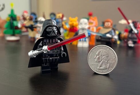 LEGO Star Wars OBI-Wan Kenobi Minifigure - Darth Vader (Printed Arms and Cape) with Red Lightsaber and Minifigureland Tile 75334 in Saudi Arabia