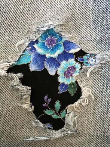 رقعات خاطفة للكي على شكل زهور زرقاء جميلة من هولي باتشس، مجموعة من قطعتين (5 بوصة × 5 بوصات) in Kuwait