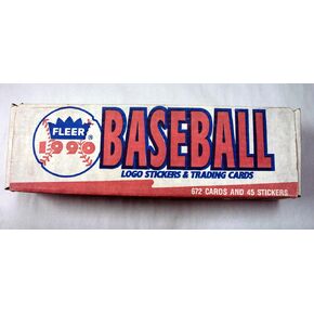 مجموعة بطاقات البيسبول غير المفتوحة من Fleer 1990 - 672 بطاقة - 45 ملصقًا in Kuwait