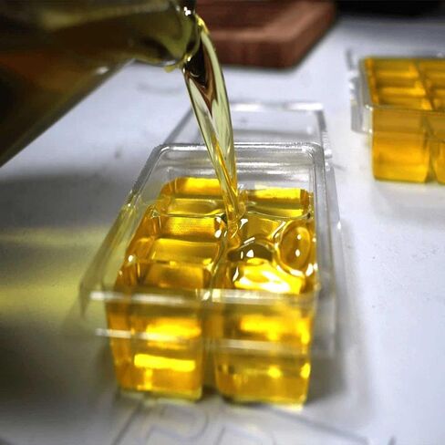 NatureWax C-3 رقائق الصويا 5 رطل حقيبة رائعة للشموع والفطائر الصدفية والقضبان المفاجئة والشموع غير الفتيلة الموزعة بواسطة Virginia Candle Supply in Kuwait